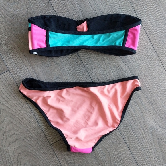 Colour-block Bikini Set - Picture 2 of 2